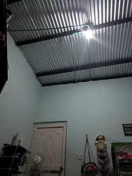 KattalellaGomez webcam