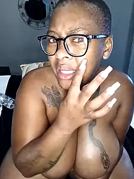 Webcam Model (CuteHoney92)  is live.Free join now!