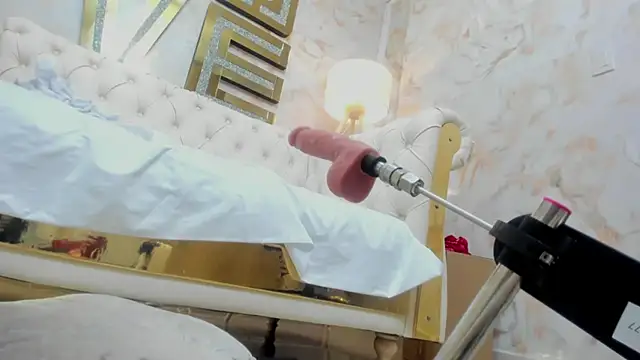 naughty_milf4u_ webcam