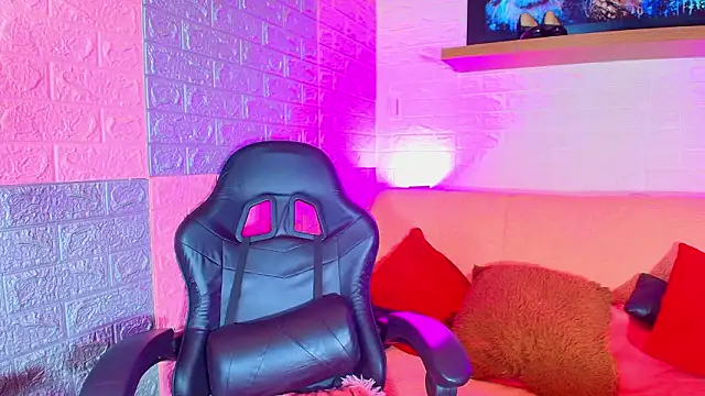 alanna_love02 - Alanna_Love02's free webcam - UK Sex Cams