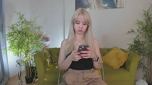 Valerie_Woods webcam