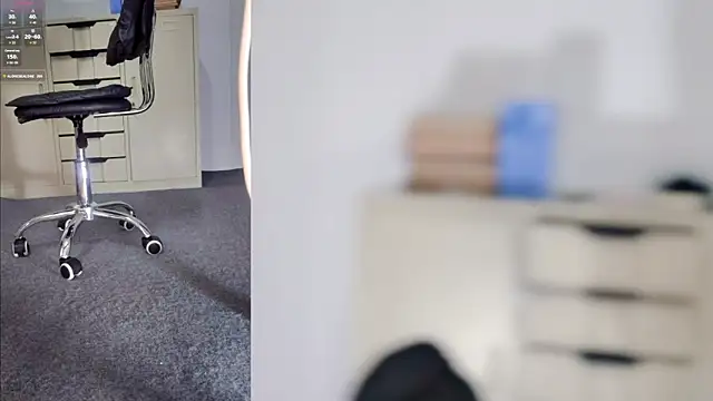 Lynnalltop-165-KeKe webcam