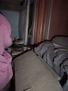 GoldenFlameGoddess webcam