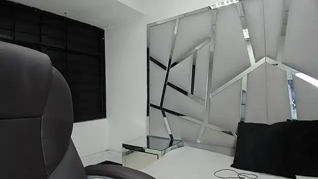 catherinee69_x - Catherinee69_x's free webcam