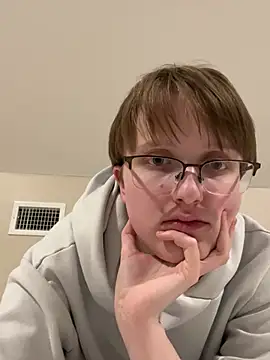 Webcam Model (Lassie_Cassie)  is live.Free join now!