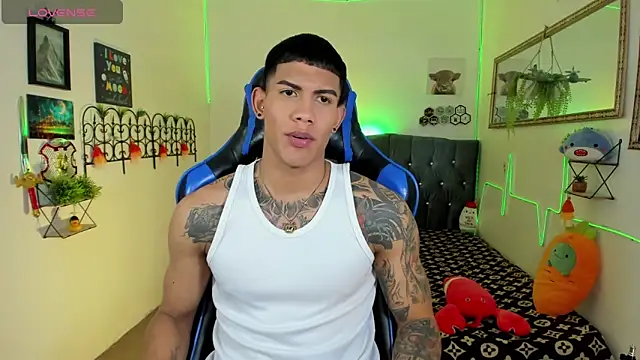 damian_latinxxx (M young) - I want to see you in your shirt💖