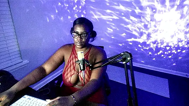 lovelyenigma365 - Lovelyenigma365's free webcam