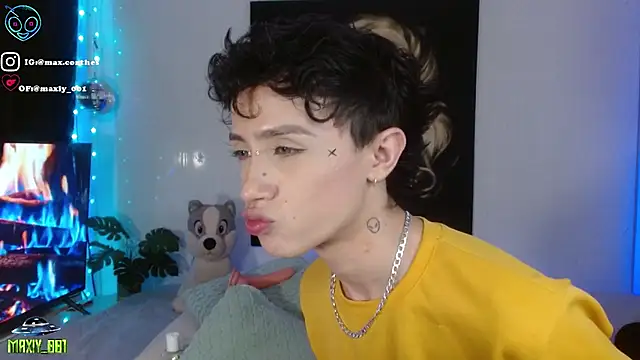 maxiy_001 - Maxiy_001's free webcam