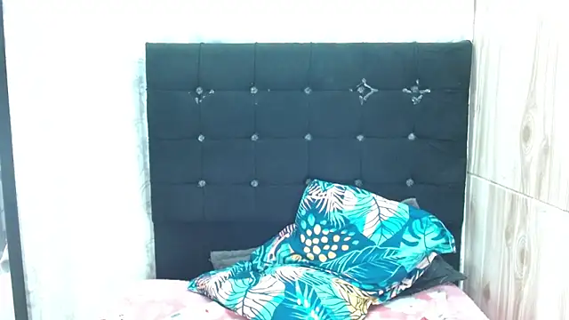 Camil4_milf_1 webcam