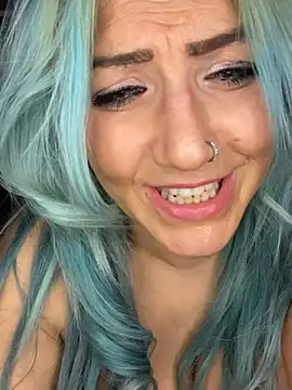 LittleMissEeve webcam