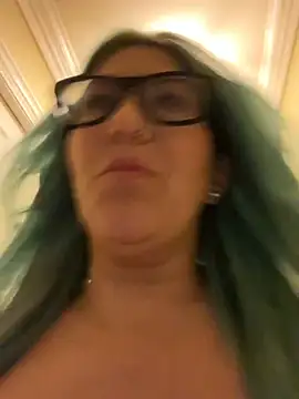 LittleMissEeve webcam