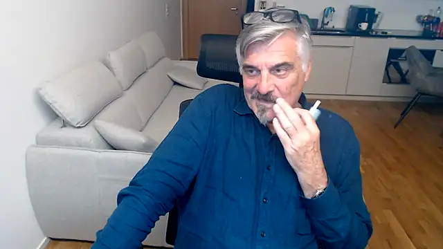 budapest1958 (M grandpa) - Squirt in Pants (need Time)