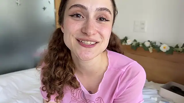 cutiemari - Cutiemari's free webcam - UK Sex Cams