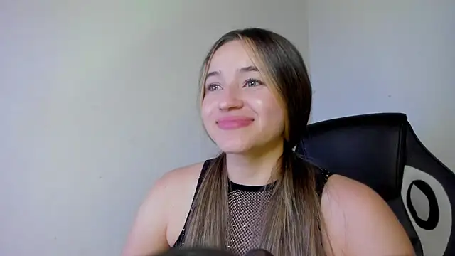 sophie_spencer1 - Sophie_spencer1's free webcam - UK Sex Cams