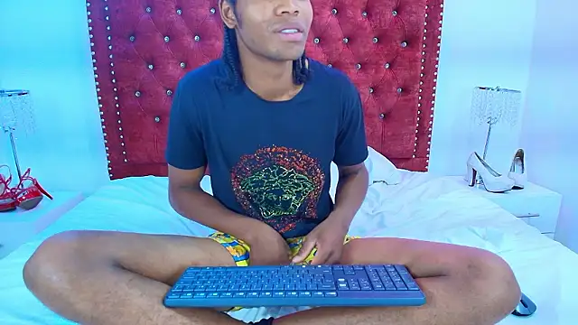 Cristal_and_luke webcam