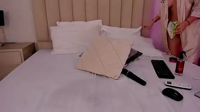 LilithHarperr_ webcam