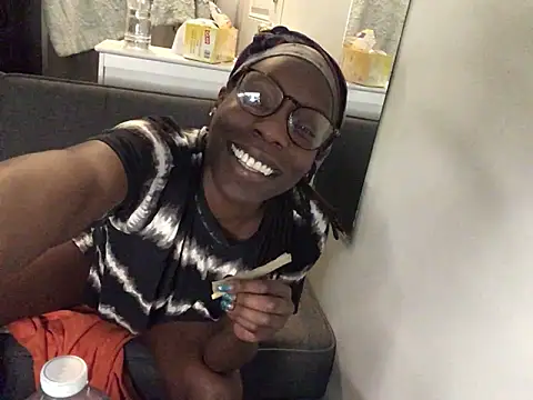 littyleesh1 - Littyleesh1's free webcam