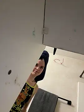 ittybittymeryssa - Ittybittymeryssa's free webcam