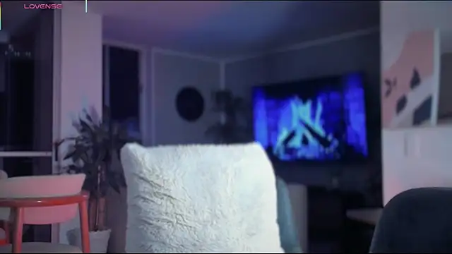 Valenthino_Salva... Live Webcam on Stripchat