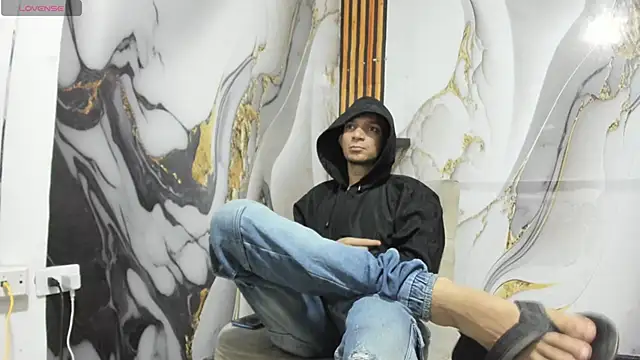 Straight_Guy22 webcam