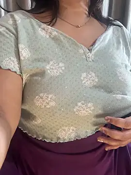 Webcam Model (Maggi-is-back)  is live.Free join now!