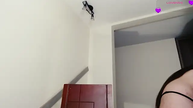 Agatha_Dubois4_ webcam