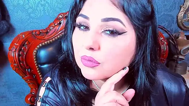 selenanoctis (F milf) - welcome back Queen