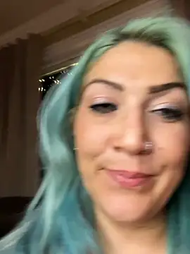 LittleMissEeve webcam