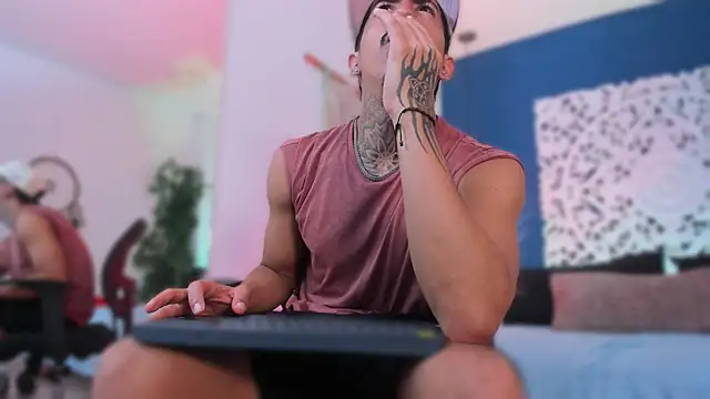 Donovan_Desmond webcam