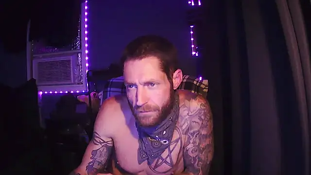 kingcole2390 (Ask my age) - strokin4tokens