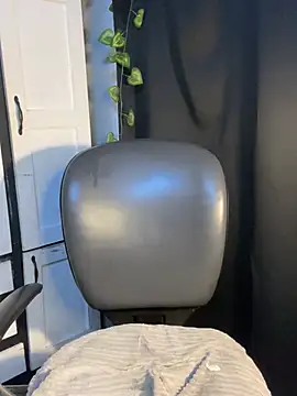 Webcam Model (chicachocolate01) is live