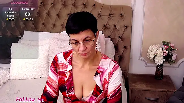 BustyPenellope webcam