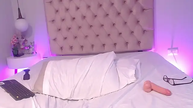 kiri_black_ - Kiri_Black_'s free webcam