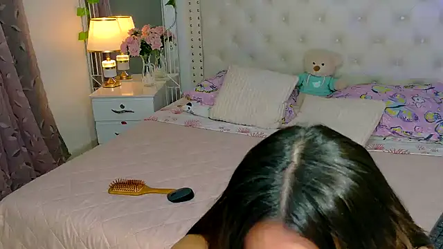 Ariana_girlhots webcam