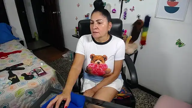 mature_bigboobs10 webcam