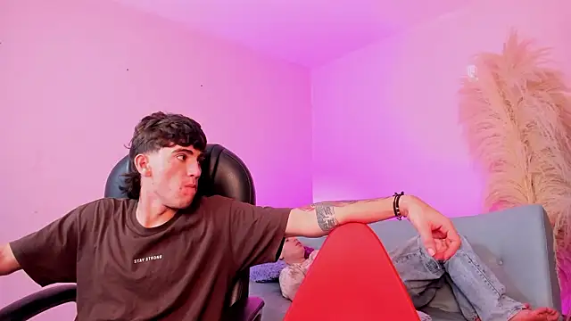 Handsomeboyss19 webcam