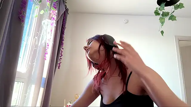 lunamacky - LunaMacky's free webcam