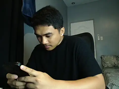 pinoyAdrianneXXX webcam