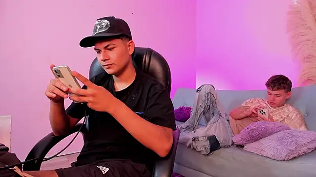 Handsomeboyss19 webcam