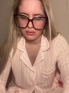 holly-glamour - Holly-Glamour's free webcam - UK Sex Cams