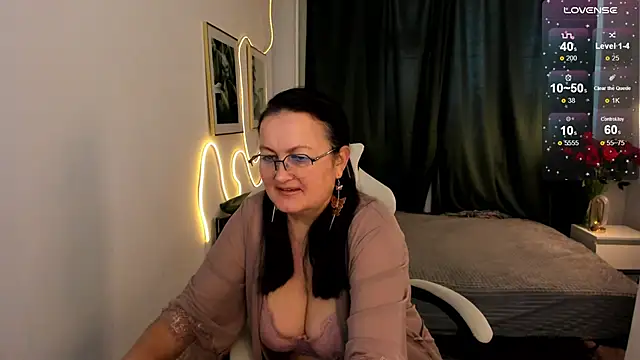 hottyannaa - Hottyannaa's free webcam - UK Sex Cams