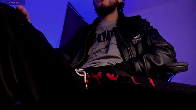 s_sven03 - S_sven03's free webcam - UK Sex Cams