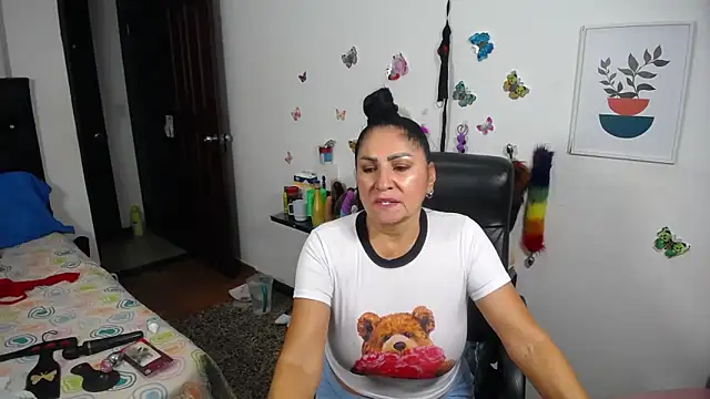 mature_bigboobs10 webcam