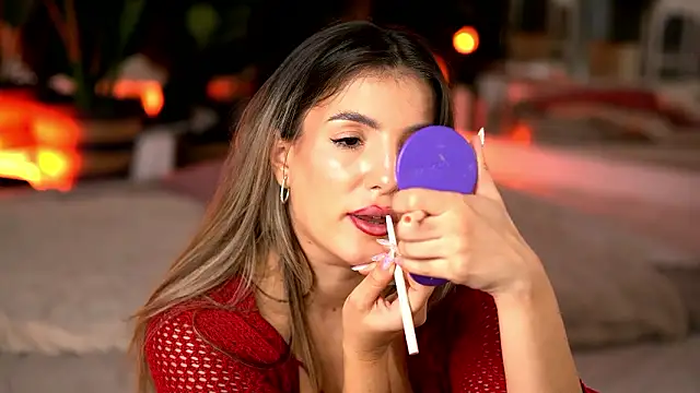 kellymathews (F young) - Let's pour oil on my juicy boobs 💦