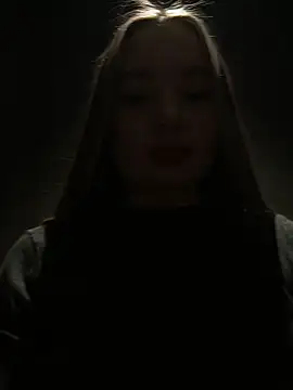 vinerasweet (F young) - 17 spanks on the ass