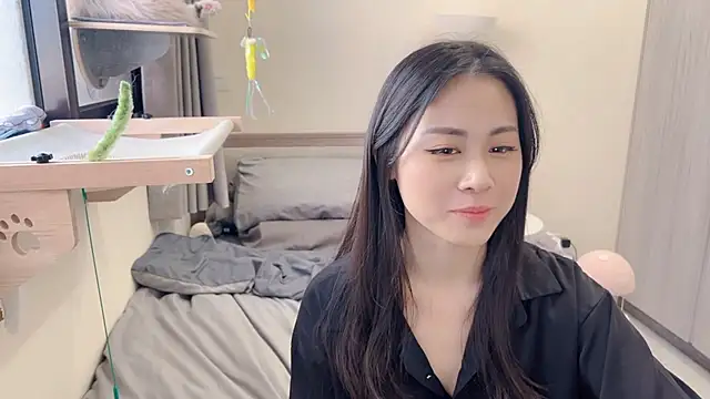 babyonedaily (F young) - Baby穿OL制服上播一天