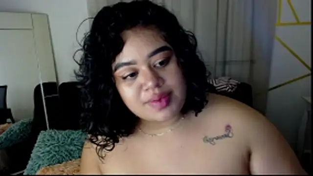 oliviia_cute - Oliviia_cute's free webcam