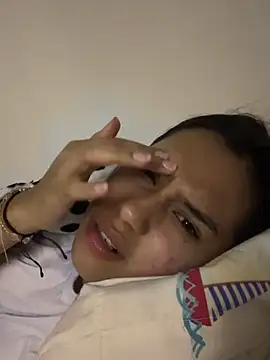 brianna_bunny05 - Brianna_bunny05's free webcam