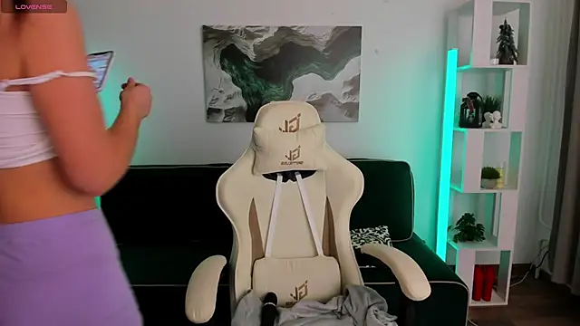 dana_wils1 (F young) - Shake your ass close to the camera