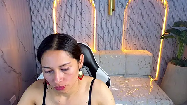 hanna_tx (F milf) - Show tits🍋